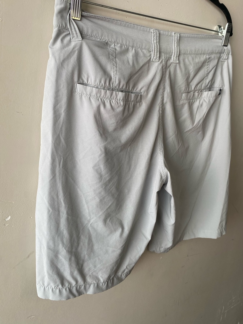 TravisMathew Light Grey Micro Stripe Performance Golf Shorts 32 Preppy - Picture 5 of 10